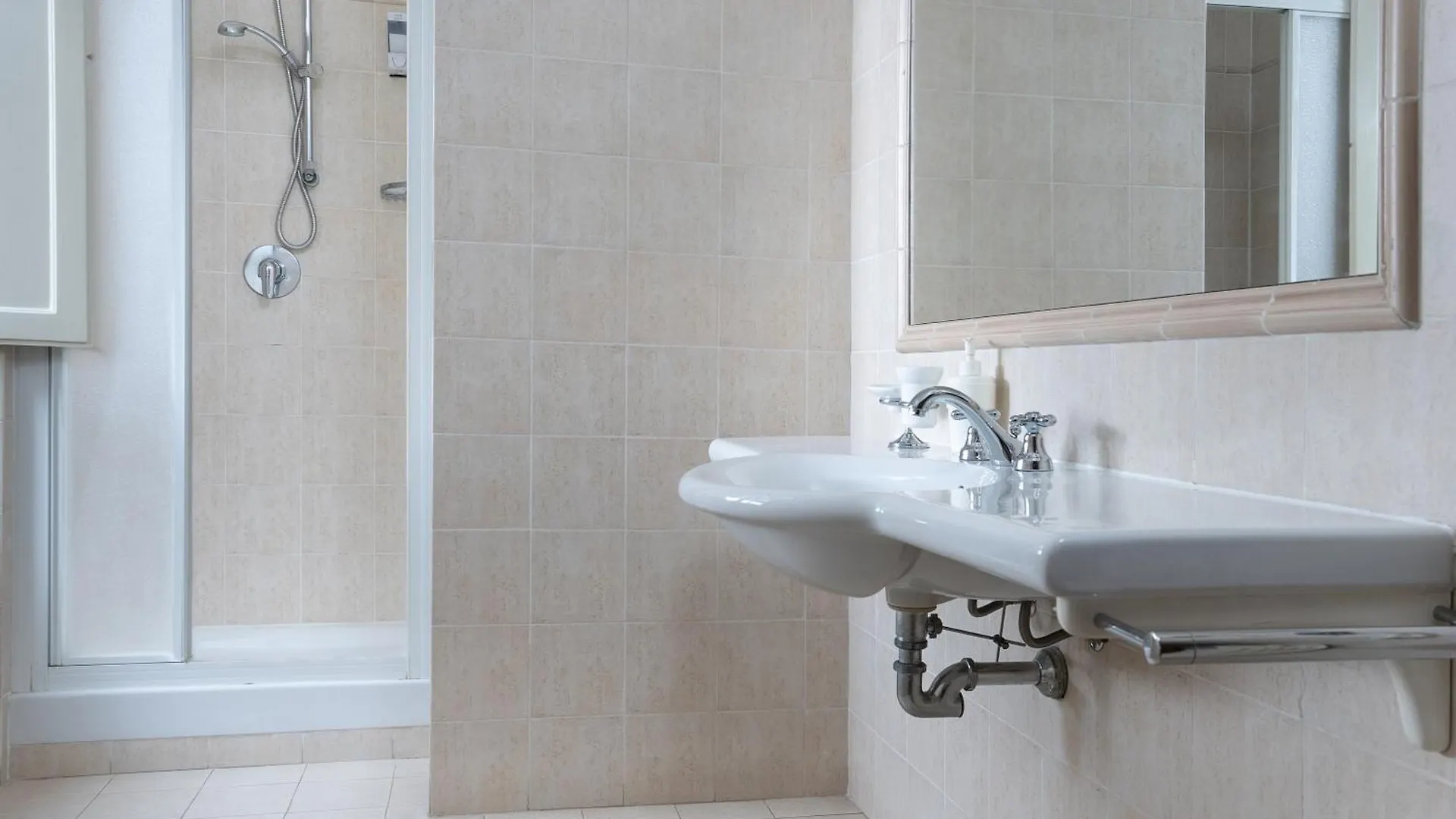 Guest house Comfort Rooms Villa Gaia Tor Vergata Rome