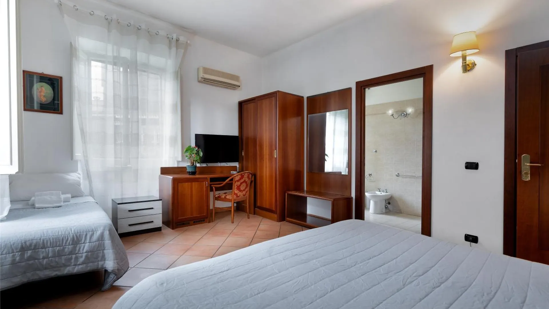 Comfort Rooms Villa Gaia Tor Vergata Rome Guest house